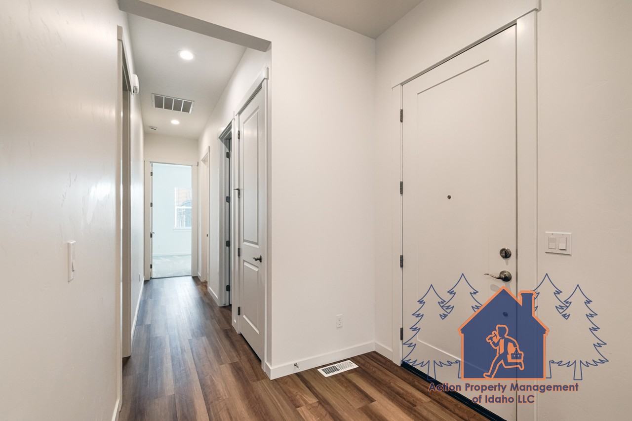 8548 W Lilburn St #1 - Photo 5 of 37