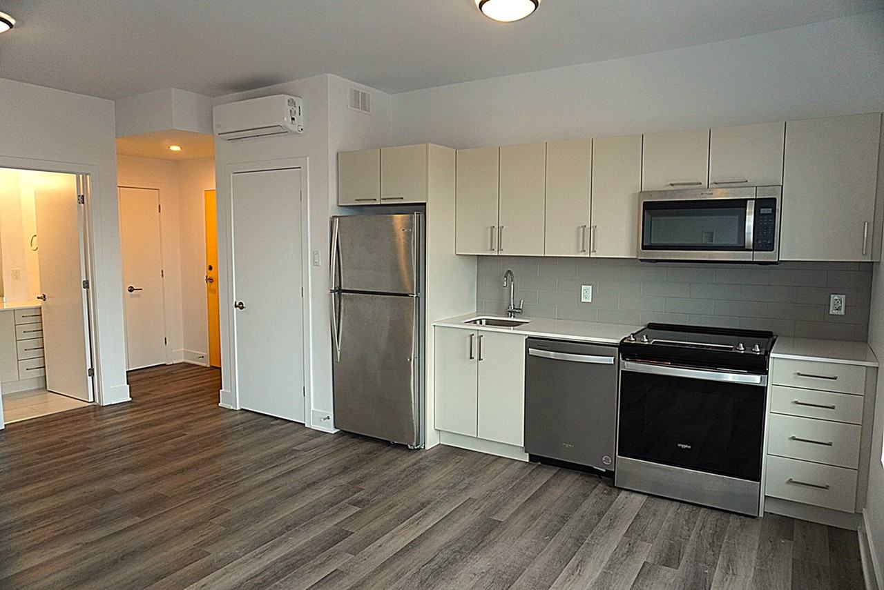 258 Carruthers Ave. - Photo 3 of 8