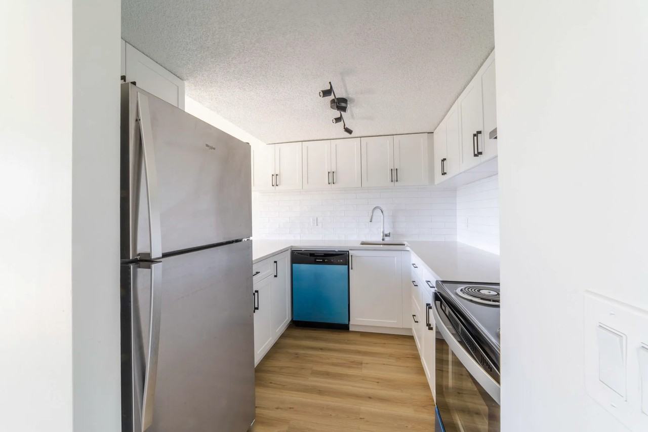 King's Alley - Photo 4 of 47