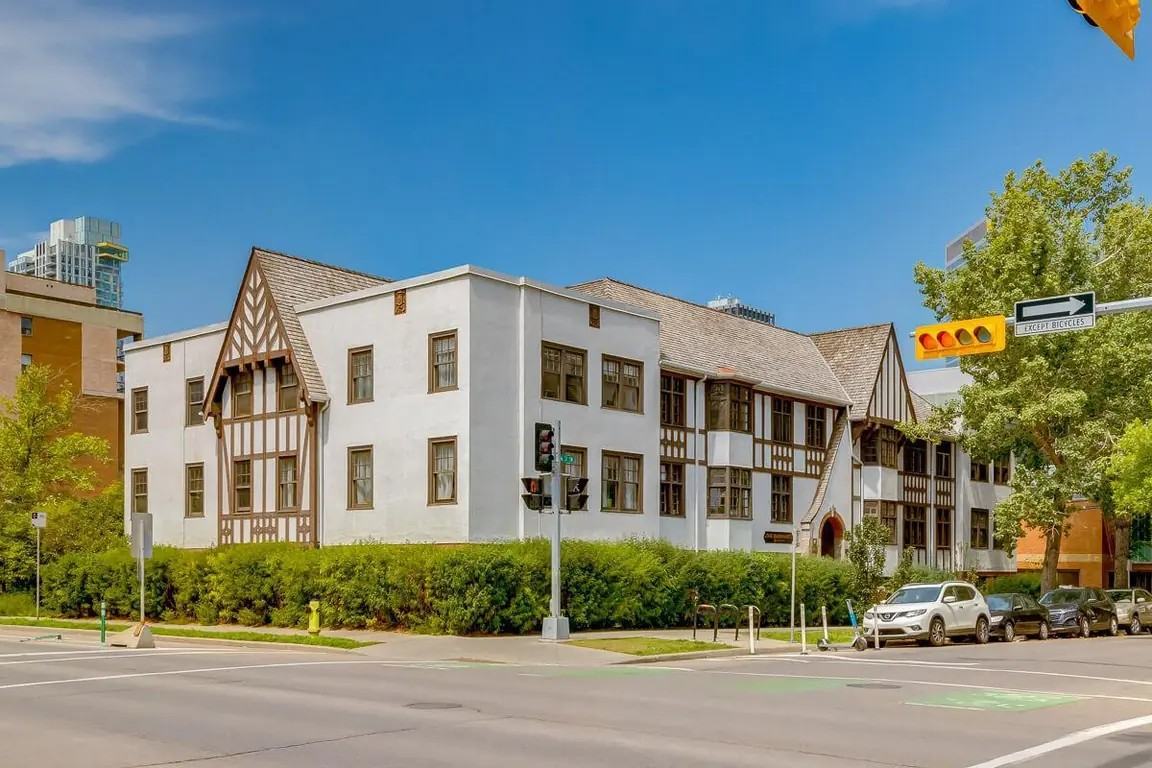 The Barnhart - Photo 3 of 28