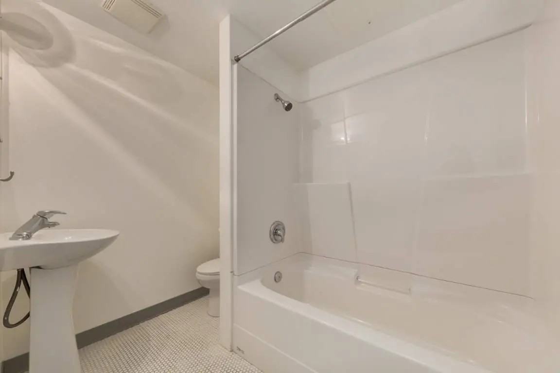 The Barnhart - Photo 7 of 27