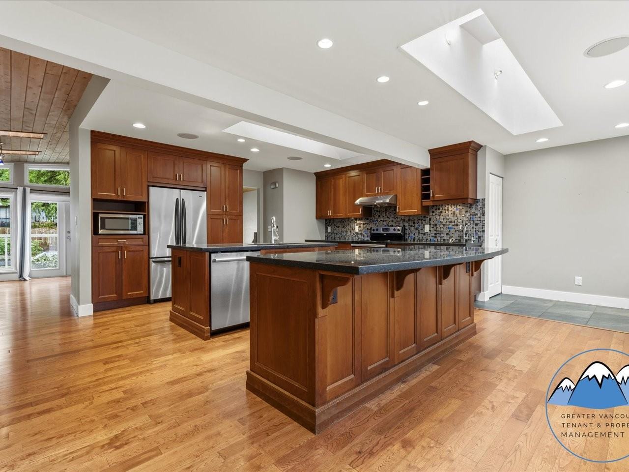 10541 Suncrest Dr - Photo 2 of 44