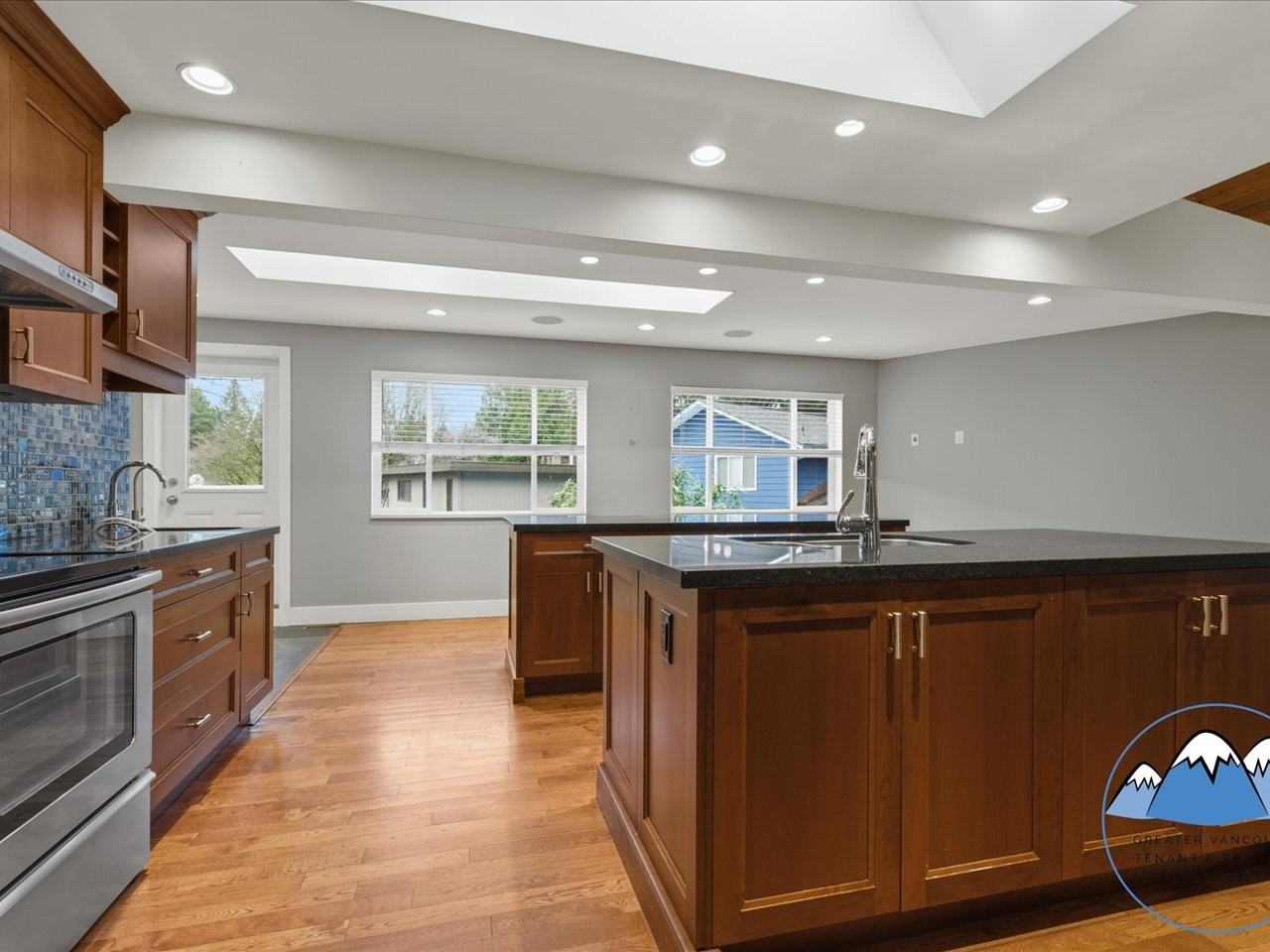 10541 Suncrest Dr - Photo 6 of 44