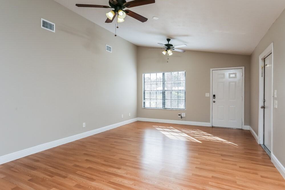 360 Melton Dr - Photo 4 of 16