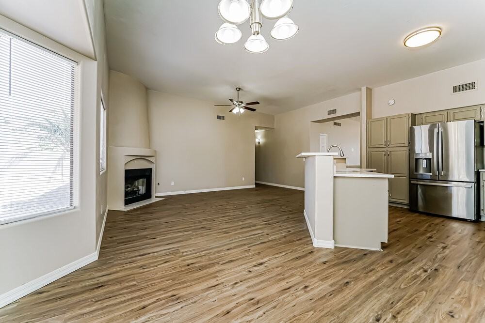 1534 W Churchill Pl - Photo 6 of 19