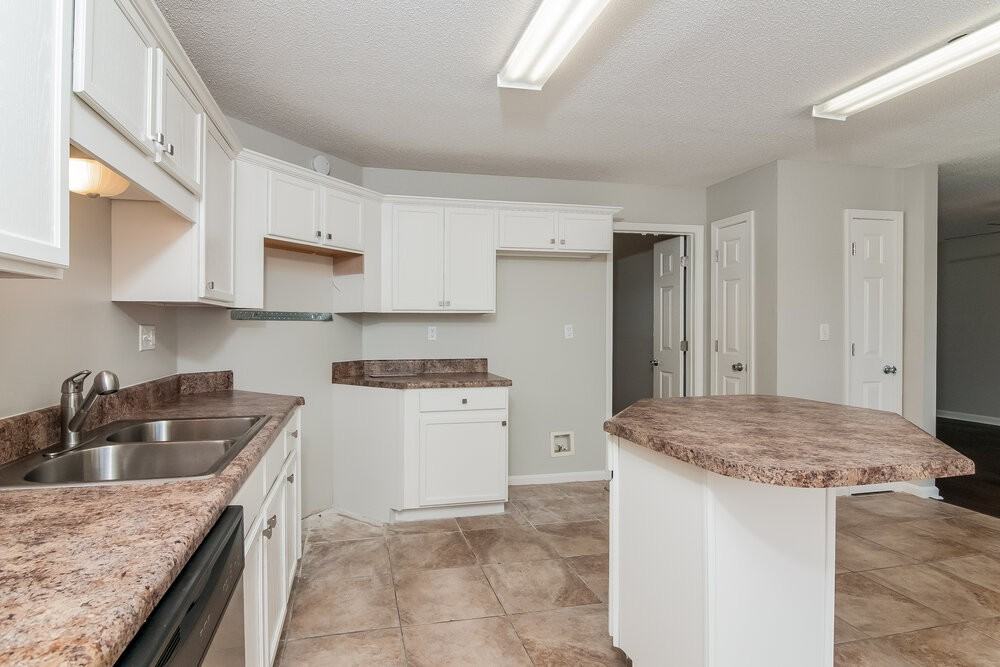 7837 Pinefrost Ln - Photo 6 of 15