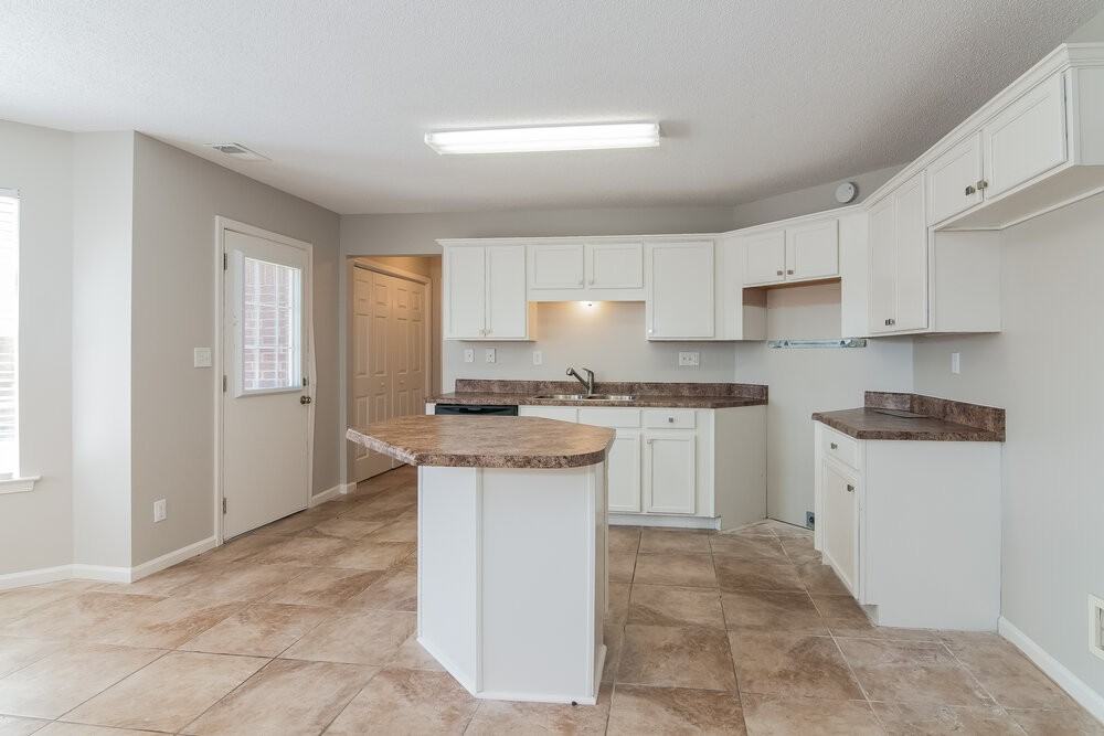 7837 Pinefrost Ln - Photo 7 of 15