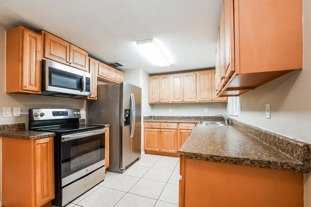 302 Spring Lake Cir - Photo 6 of 16