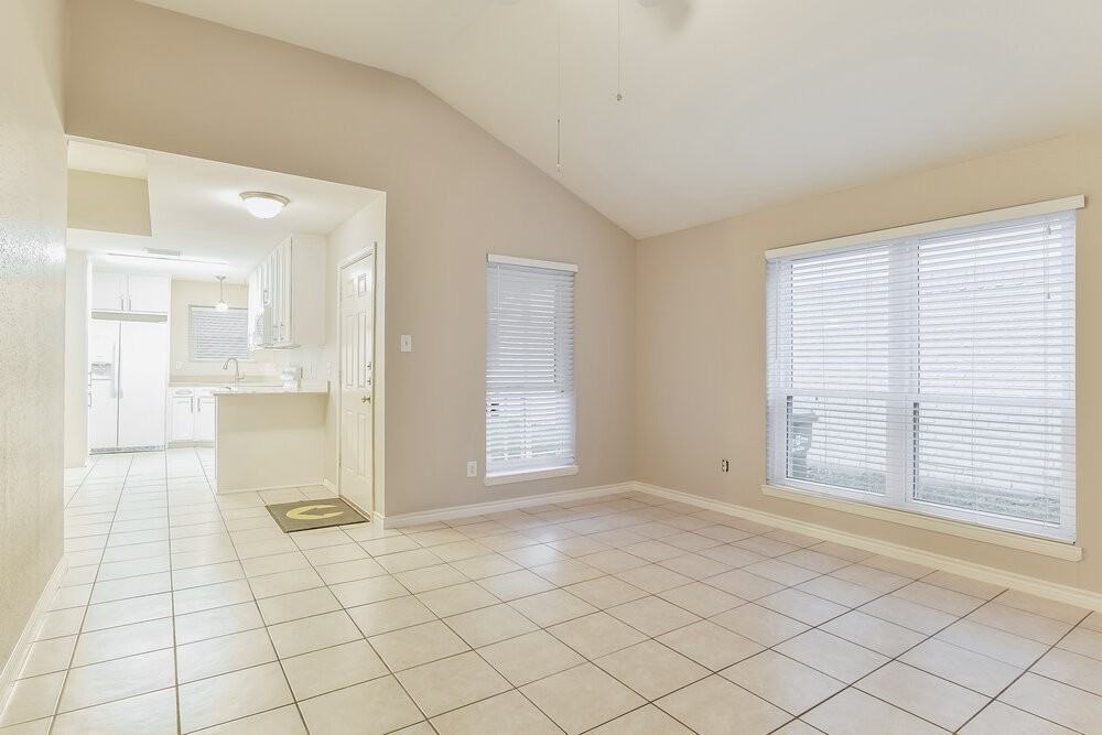 13207 Pebblewalk Cir S - Photo 3 of 16