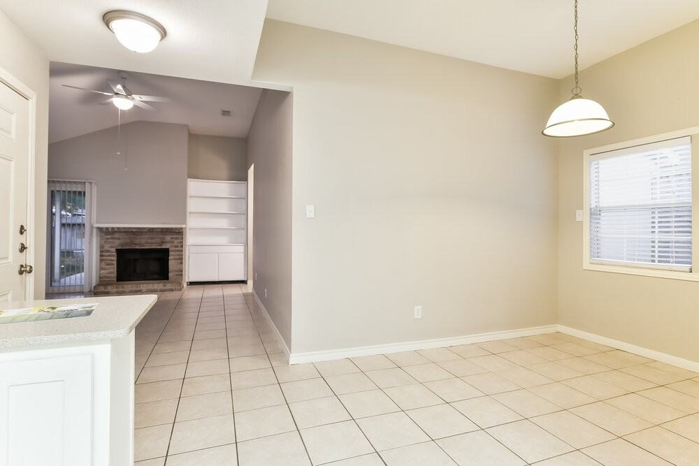 13207 Pebblewalk Cir S - Photo 7 of 16