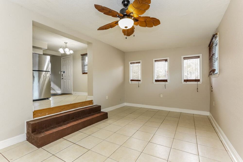 1458 W 19th St - Photo 5 of 19