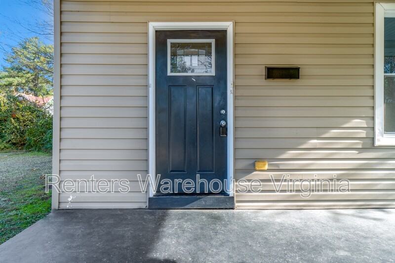 1552 Fleetwood Ave - Photo 4 of 31