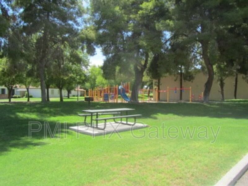 5135 E Evergreen St #1214 - Photo 3 of 17