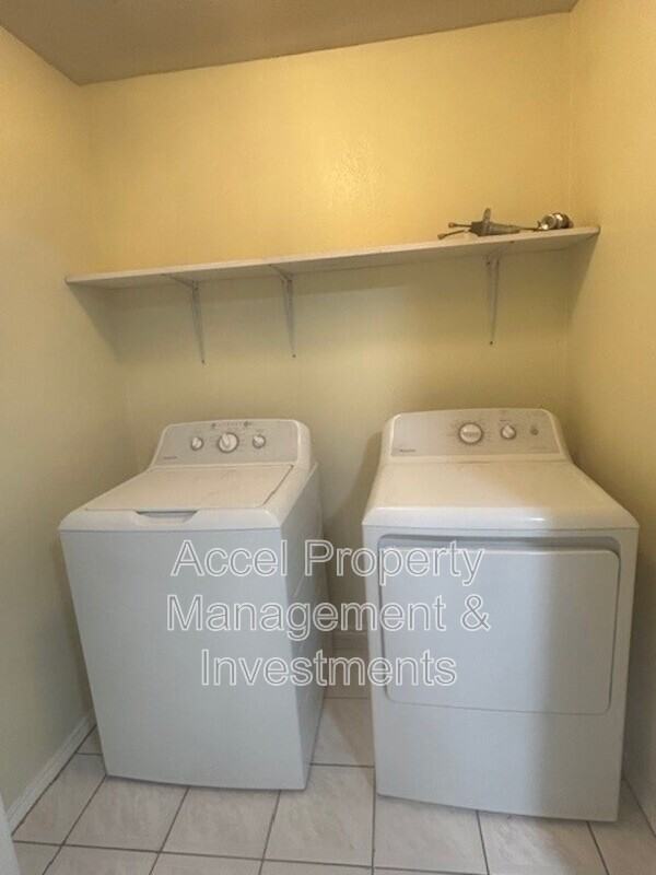 2805 N 31st St #C - Photo 4 of 10