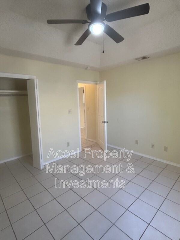 2805 N 31st St #C - Photo 7 of 10