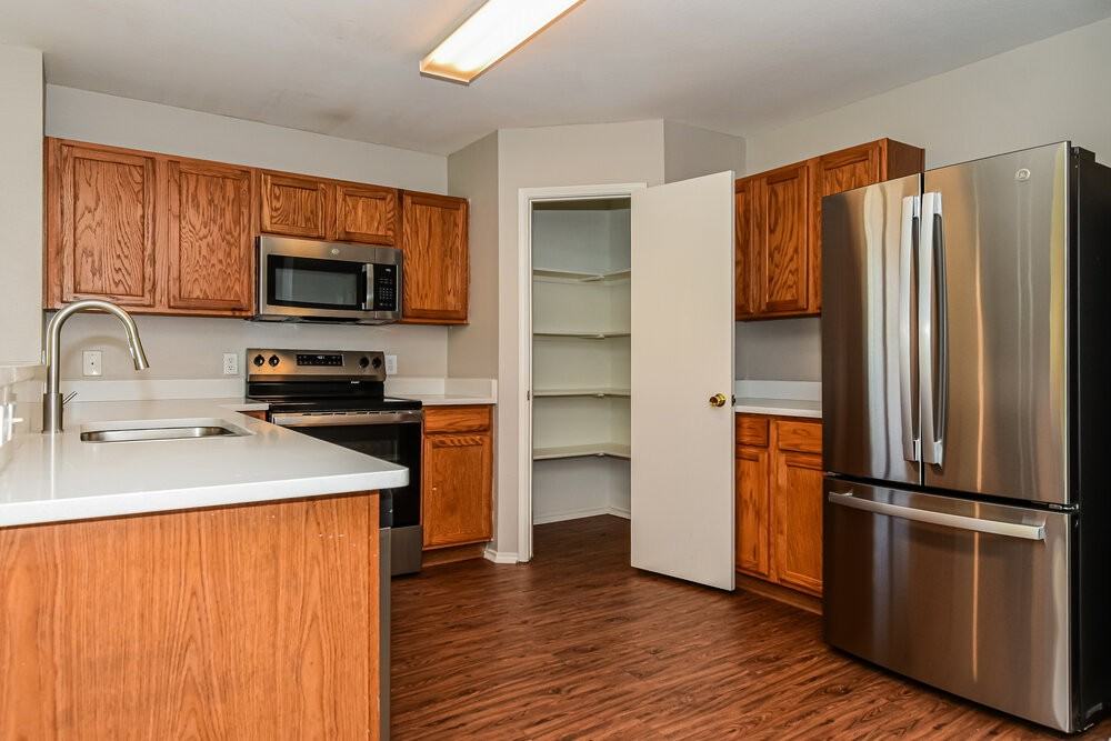 3884 Pinebluff Ln - Photo 6 of 16