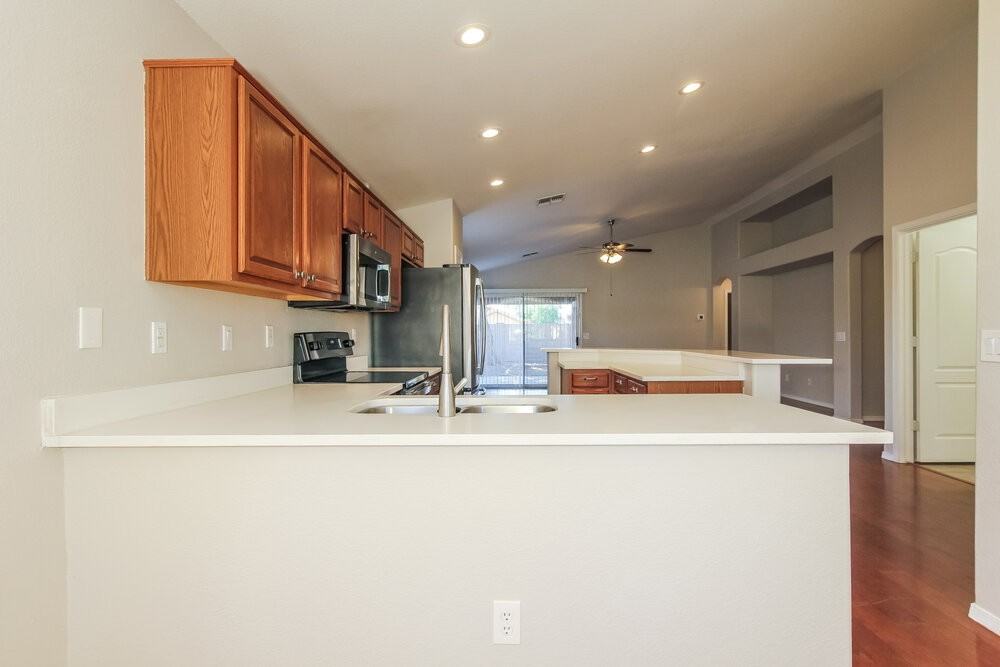 8459 W Ross Ave - Photo 7 of 16