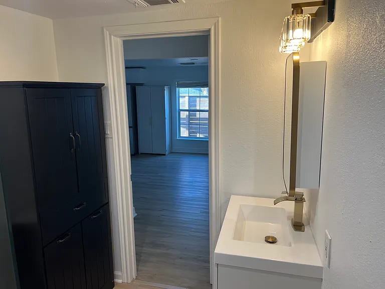 3817 Elysian St - Photo 5 of 11