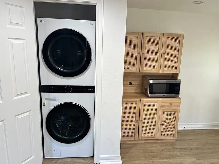 3817 Elysian St - Photo 2 of 11