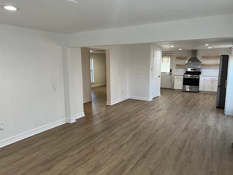 3817 Elysian St - Photo 3 of 11