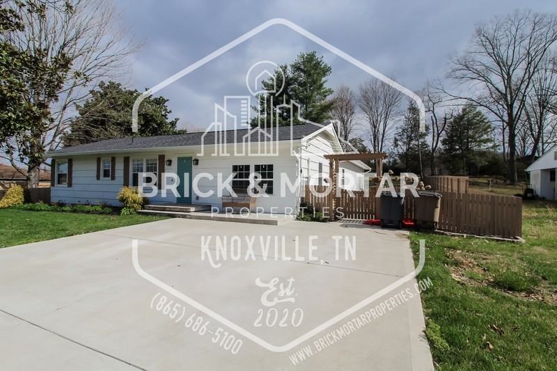 1416 Myart Ln - Photo 2 of 40