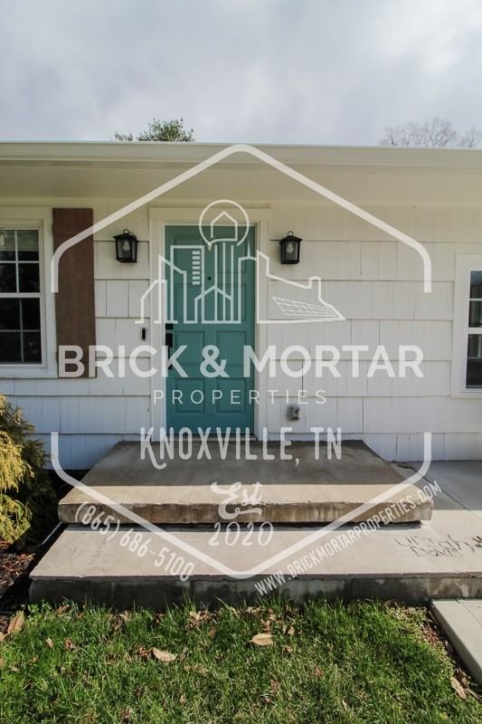 1416 Myart Ln - Photo 4 of 40