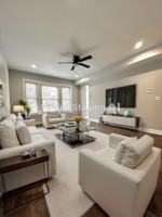 featured image of 1214 W Rosemont Ave