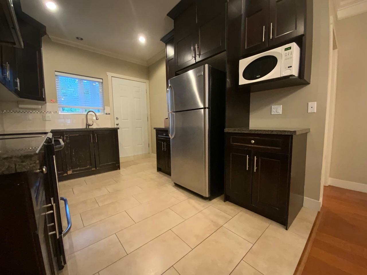 3237 Fox Street - Photo 4 of 10