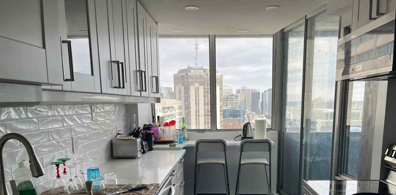 530 Laurier Avenue West #23rd Floor - Photo 3 of 15