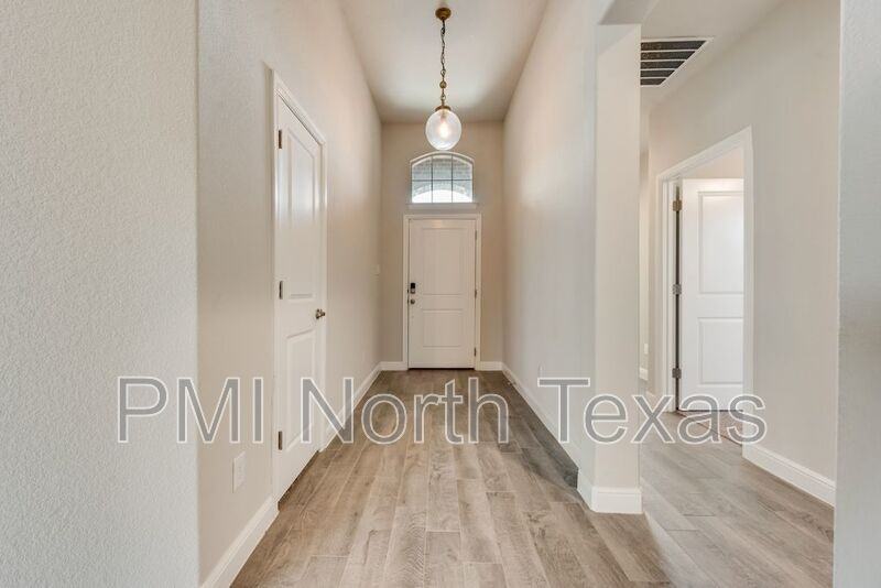 1404 El Cerrito Ln - Photo 3 of 20