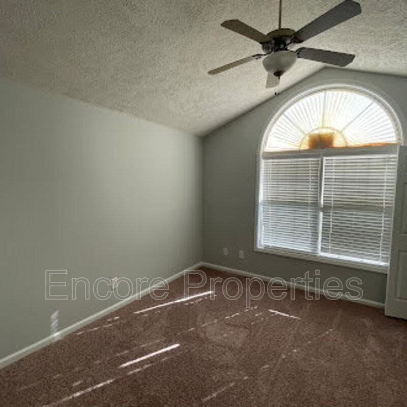 1240 Chimney Swift Dr - Photo 2 of 11