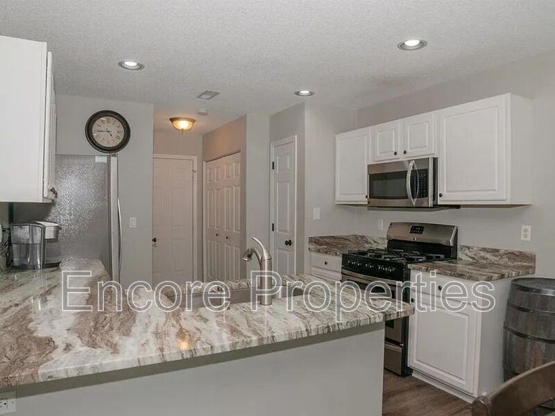 221 Danesway Dr - Photo 5 of 18