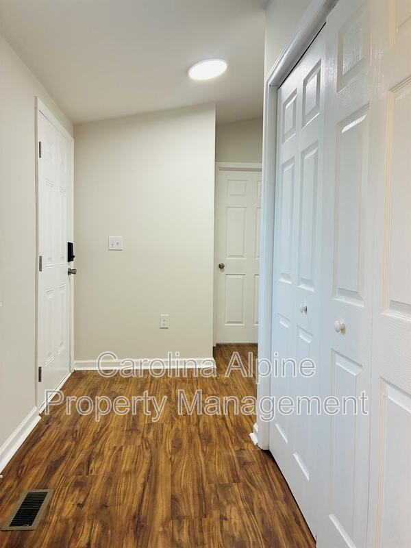 506 Clegg St - Photo 3 of 16