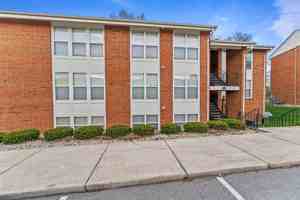 featured image of 1943 Greenpoint Drive