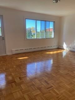 7405 Rue de Lisieux - Photo 2 of 9