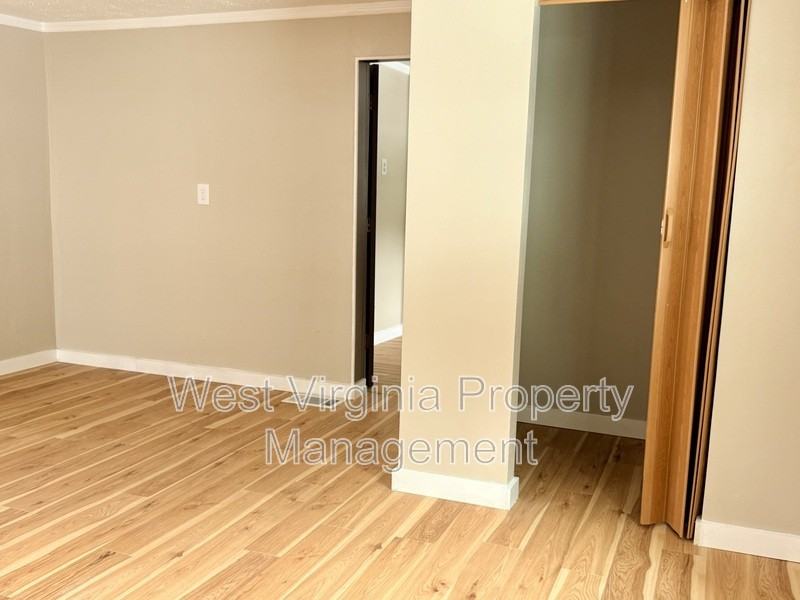 172 Sullivan Rd - Photo 5 of 19