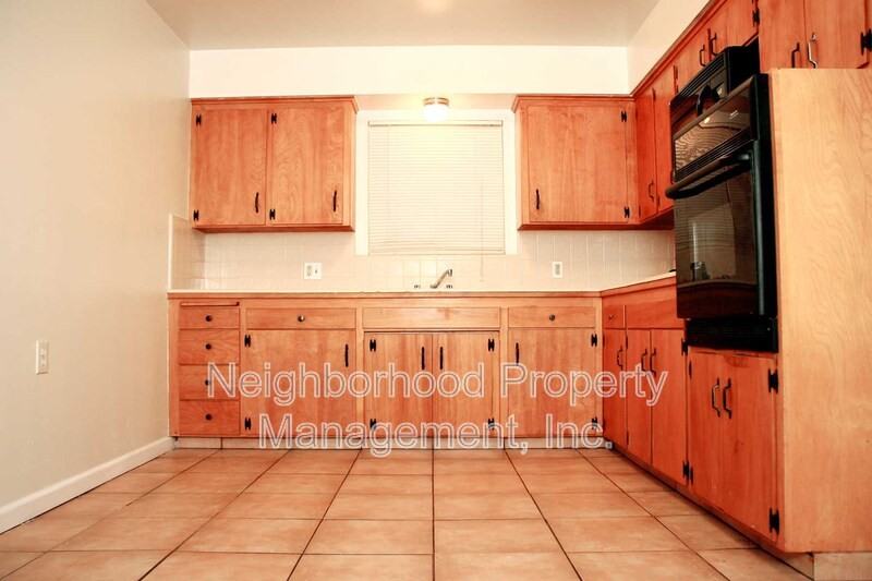 898 W San Gabriel Ave