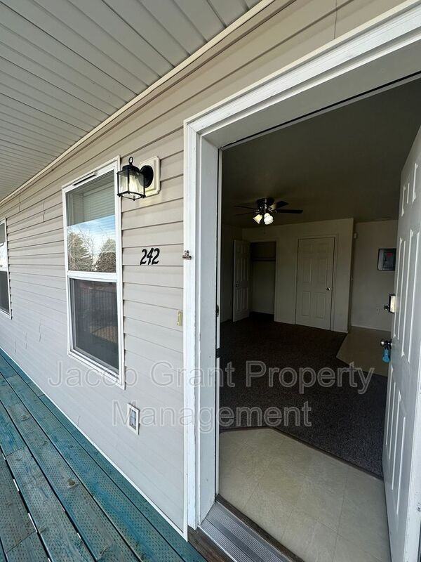 1378 Curlew Dr #242 - Photo 3 of 8