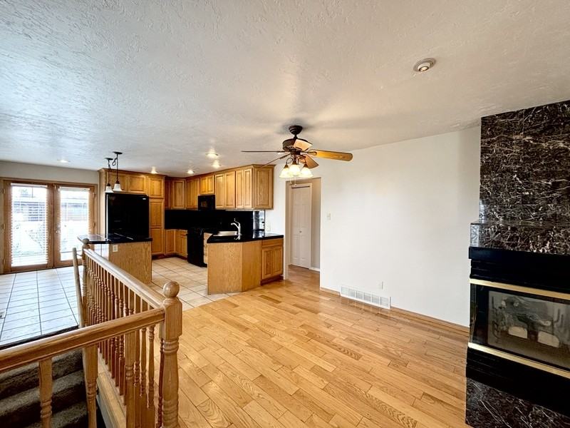 1201 Eastsouth - Photo 5 of 40