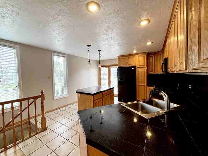 1201 Eastsouth - Photo 6 of 40