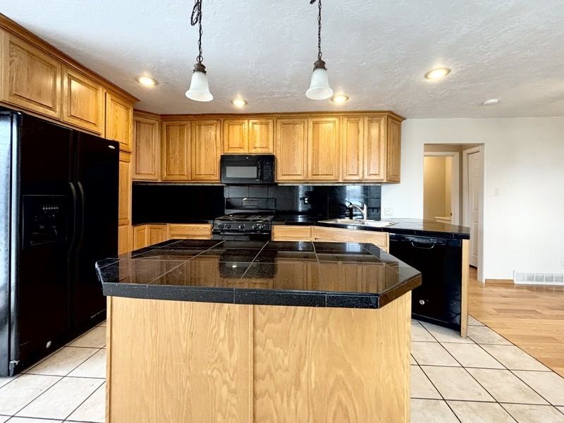 1201 Eastsouth - Photo 2 of 41