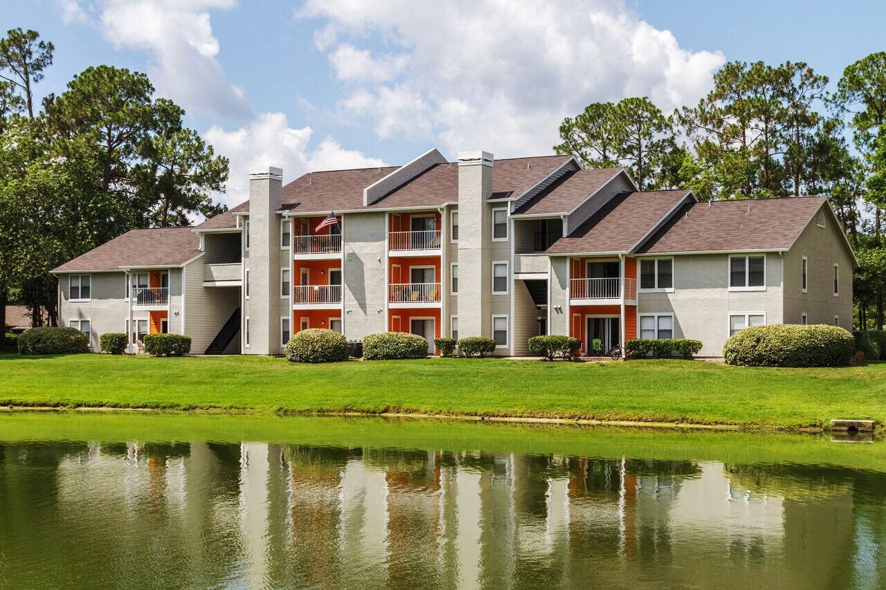 Victoria at Orange Park - Photo 3 of 50