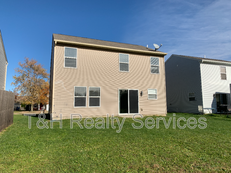 8117 Whistlewood Dr - Photo 3 of 30