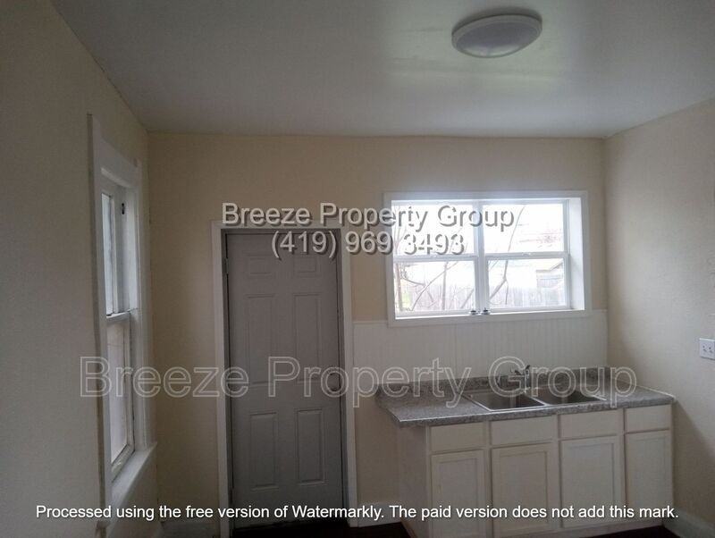 332 Willard St - Photo 2 of 10