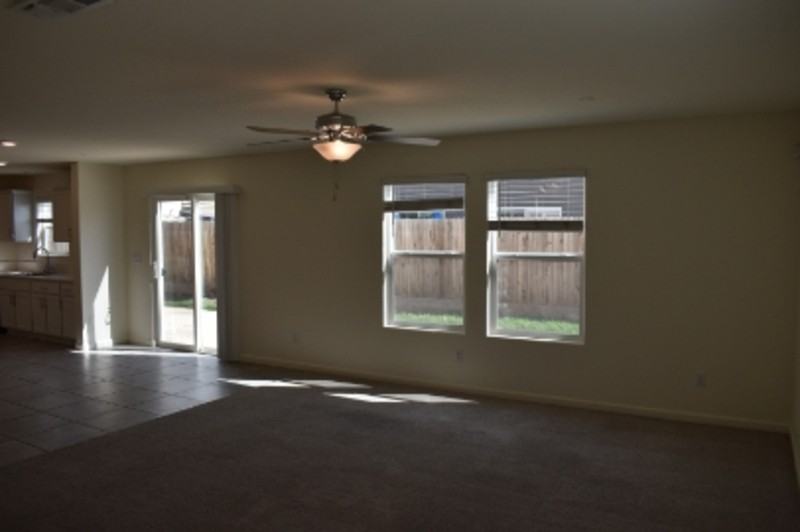 624 Suzanne Dr - Photo 3 of 33