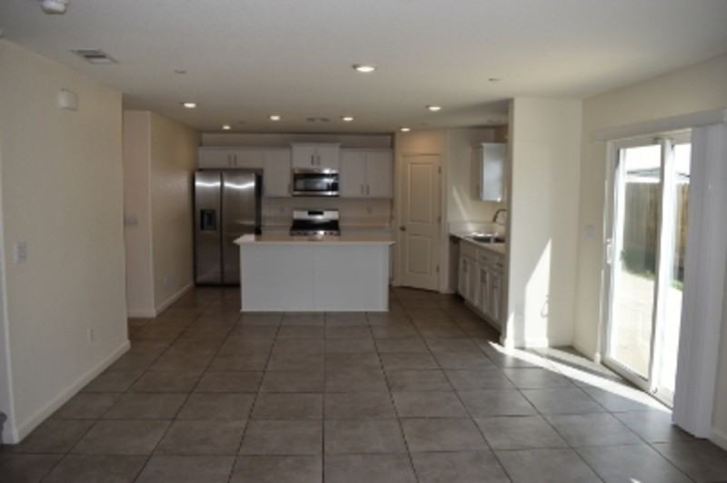 624 Suzanne Dr - Photo 6 of 33