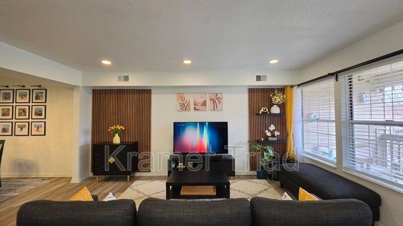 19154 Northridge Dr - Photo 4 of 28