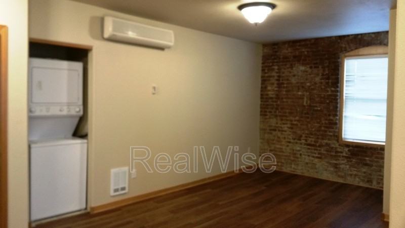 535 Sw 6th St #202 - Photo 5 of 9