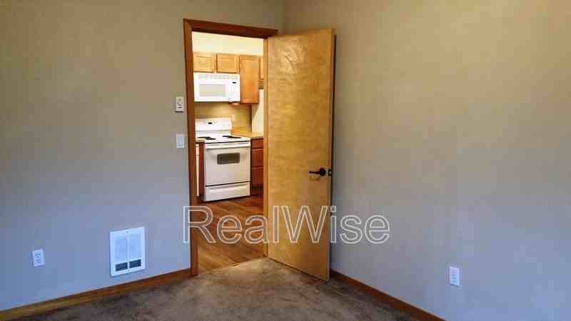 535 Sw 6th St #202 - Photo 6 of 9