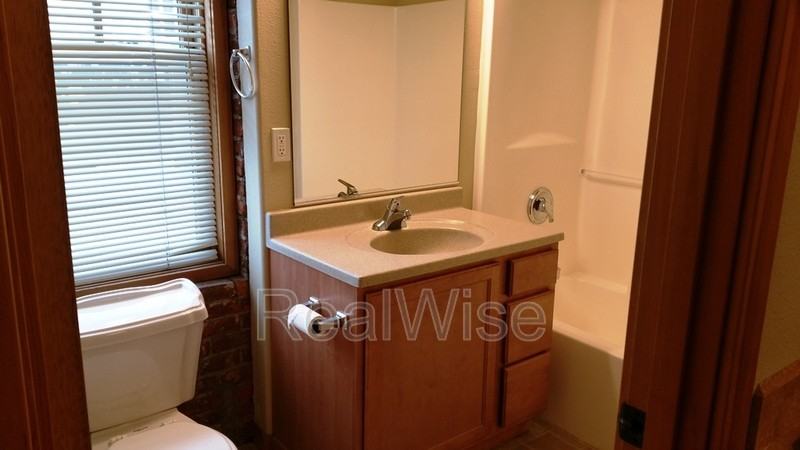 535 Sw 6th St #202 - Photo 7 of 9